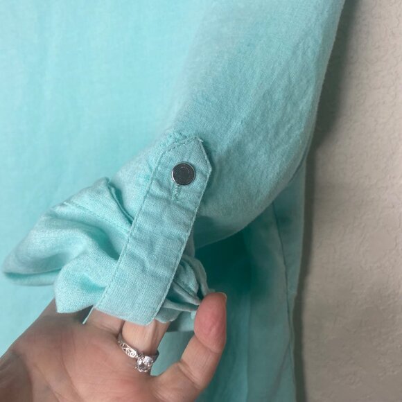 Emily Daniels Linen Blend Top Womens Size M Aqua Blue Roll Tab Sleeves Coastal B - Picture 9 of 13